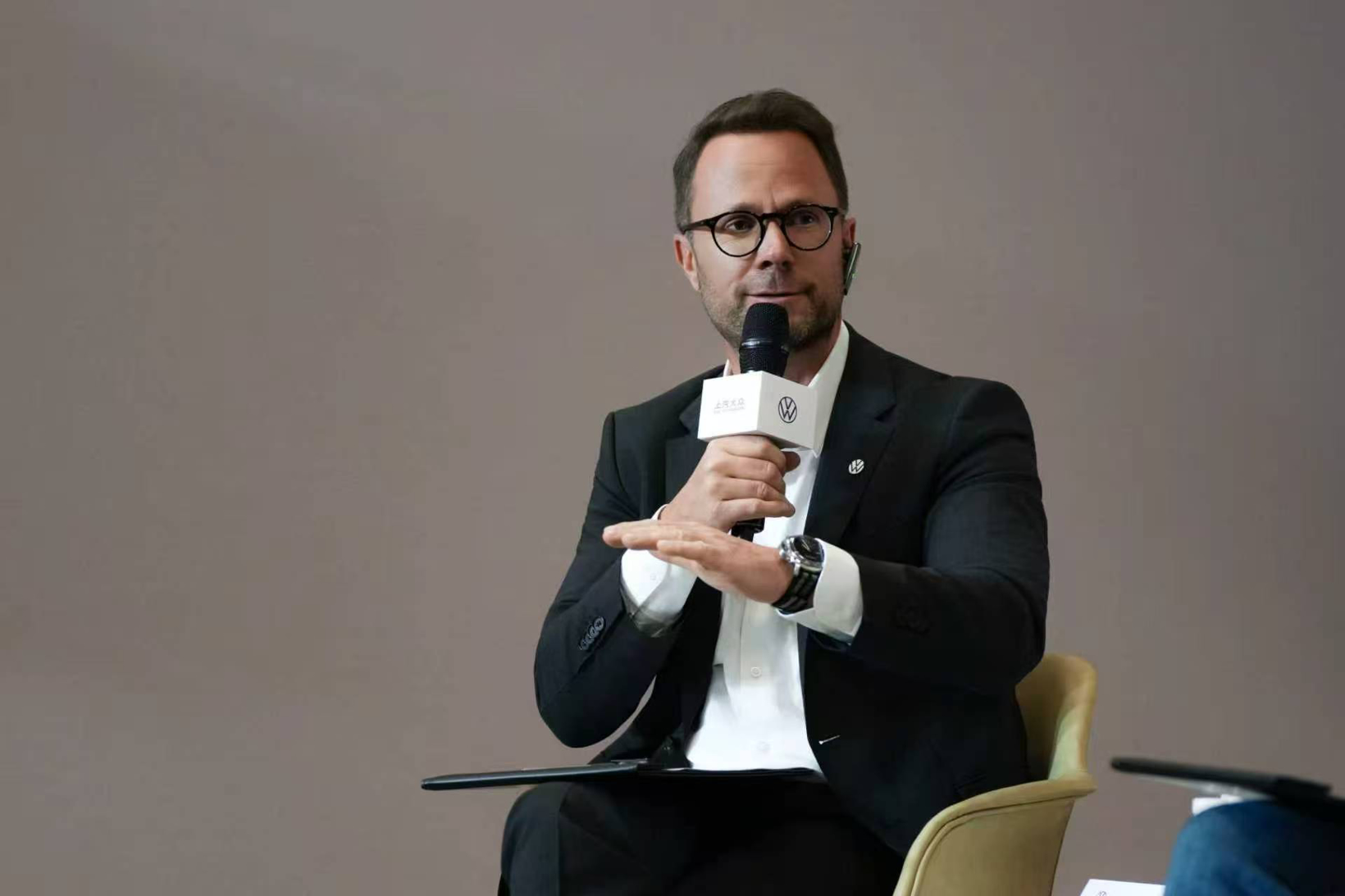 重仓入局增程，五问上汽大众：后来者如何突围？